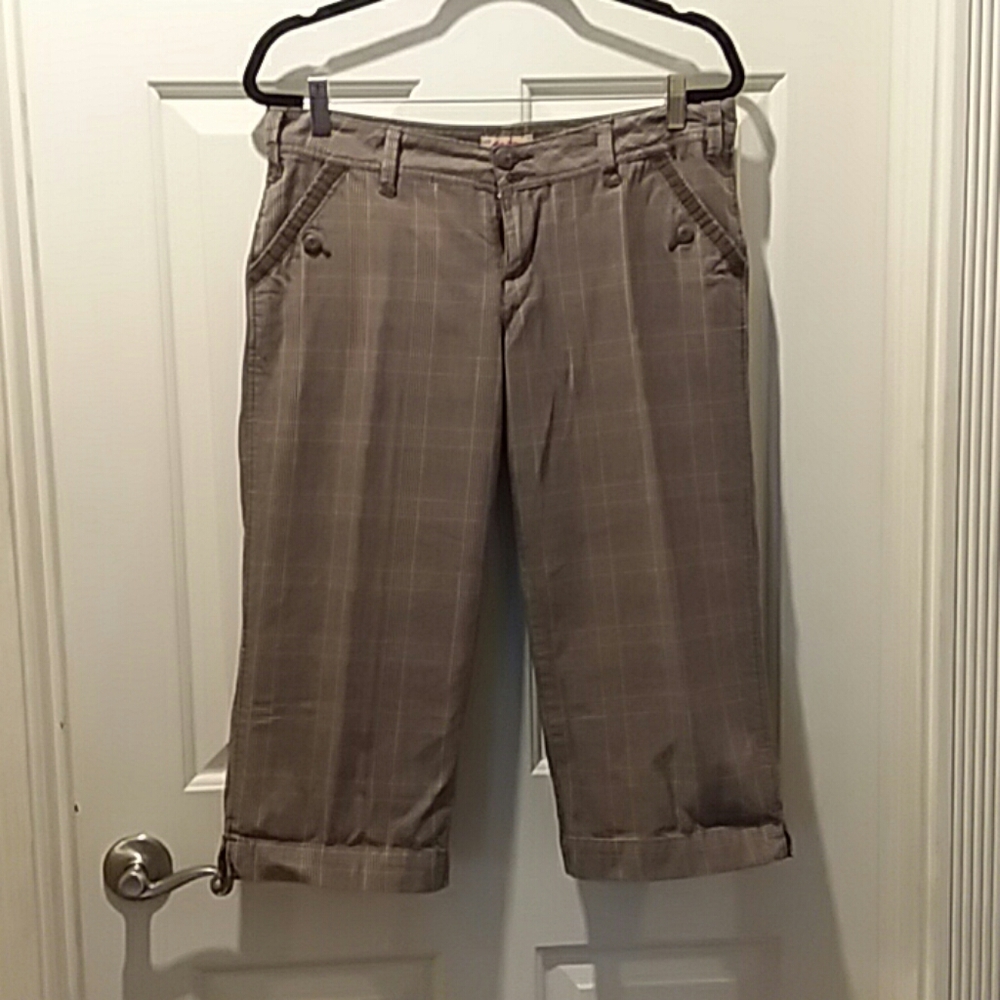 Capri shorts